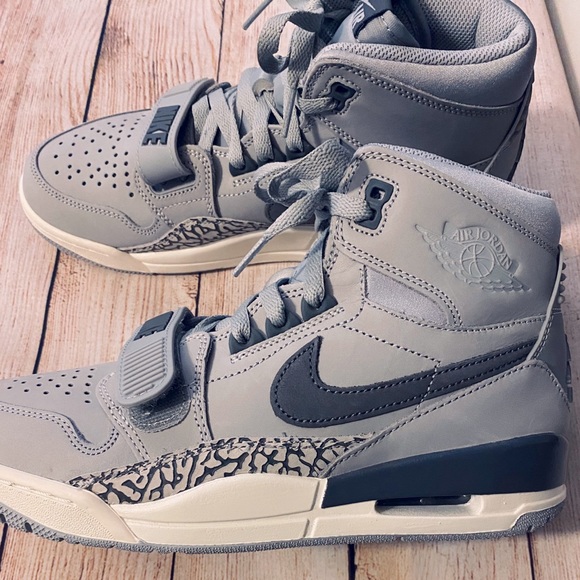 Nike Other - NWOT Nike Air Jordan Legacy 312